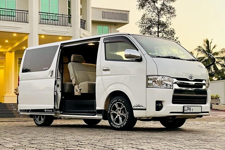 6-9 Seater Mini Vans, Toyota KDH